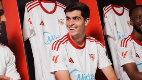 El Sevilla presenta las nuevas equipaciones Adidas