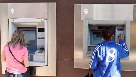 La morosidad bancaria cae por primera vez a niveles previos al estallido de la crisis financiera