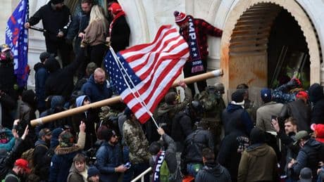 Klage eingereicht: Rechte Kapitolstürmer fordern Schadenersatz von US-Regierung