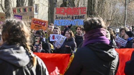 Rechtsextremismus | »Schule muss als kleiner demokratischer Staat gedacht werden«