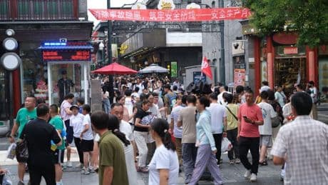 Les naissances ont été divisées par 2 en Chine en 8 ans: le pays va verser les premières allocations familiales de son histoire