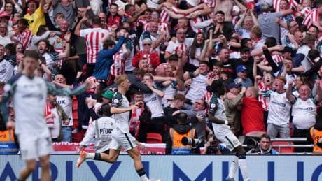 Im 200-Millionen-Spiel: Pure Ekstase! Traditionsklub siegt in der 95. Minute und steigt in die Premier League auf