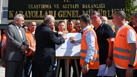 Türk-İş, grev kararını Karayolları Genel Müdürlüğüne astı