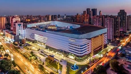 El centro comercial más ambicioso de China no se conforma con vender: el Wushang Dream Era es una miniciudad bajo techo