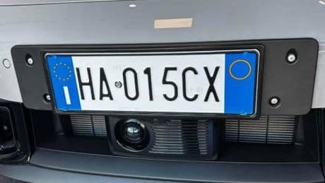 Targhe automobilistiche, cambia la prima lettera. Tutto quello che c'è da sapere