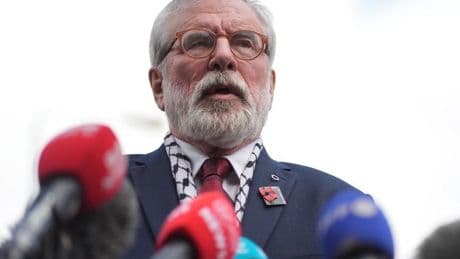 La BBC indemnizará con 100.000 euros a Gerry Adams por difamación