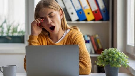 Hoe verkeerd is stilzitten? ’Schadelijke processen kunnen ongestoord hun gang gaan’