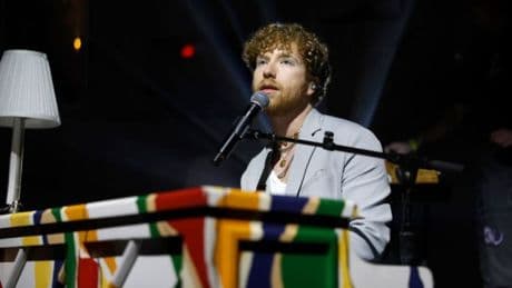 Singer cancels tour over poor ticket sales and confesses he ‘aimed too high’