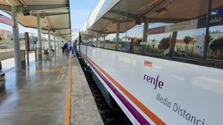Nuevos abonos Media Distancia bonificados para viajeros frecuentes: qué son y cómo conseguirlos