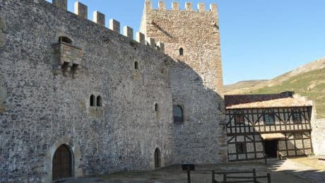 Este castillo medieval de Cantabria que fue defendido por la 'Leona de Castilla' y tardó tres siglos en construirse