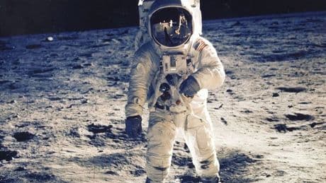 Woman duped out of thousands by fake astronaut who was 'in need of oxygen'