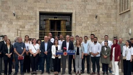 Evrensel'in manşeti | "Barajsız sendika, yasaksız grev, güvenceli iş"