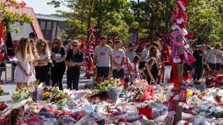Nach tragischem Tod: Jota-Witwe besucht Anfield – Liverpool-Spieler trauern mit ihr