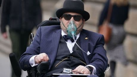 Fugitive Nicholas Rossi faces alleged victim in court as US rape trial begins