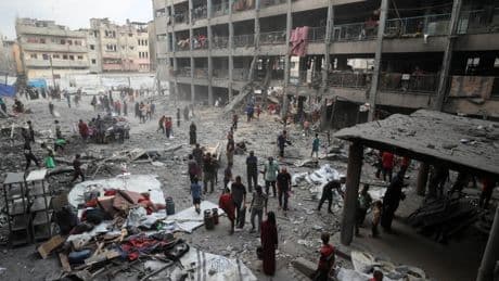Israel steps up strikes on Gaza ahead of ceasefire talks at the White House