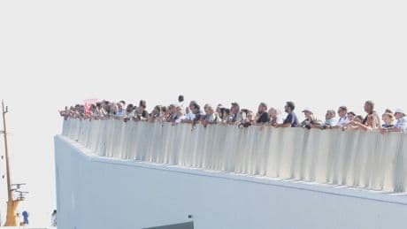 Mavi Vatan Boğaz Geçişi'ne yoğun ilgiyle takip edildi: Ülkemizin gururlarını izlemeye geldik