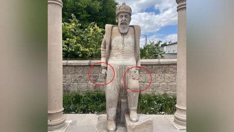 Kayseri'deki Mimar Sinan heykeli tahrip edildi