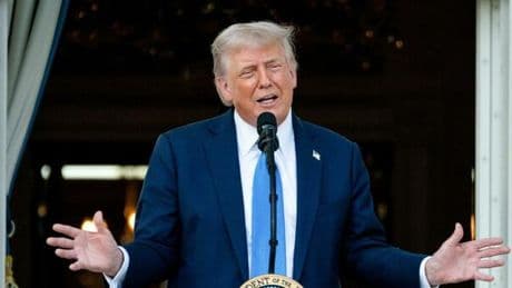 Trump, stop totale ai viaggi negli Stati Uniti da 12 Paesi. Le nazioni coinvolte, i precedenti e gli esclusi
