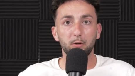 Álex Soler, hipnoterapeuta: “Cuando te entren ganas de fumar bebe agua y mantenla en la boca durante varios segundos”
