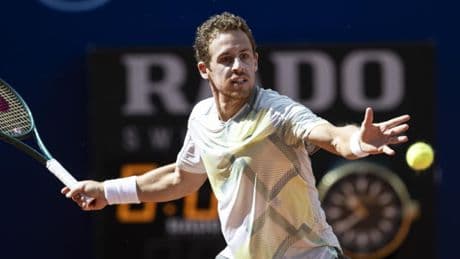 Roberto Carballés se despide de Gstaad en octavos