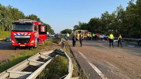 Ernstig ongeluk met vrachtwagen op A2 bij Valkenswaard: ’Vrij grote ravage’