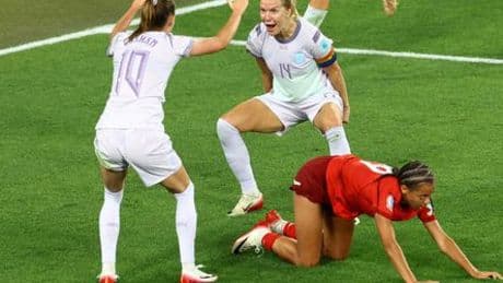 Fußball-EM 2025: Heimteam Schweiz verliert unglücklich zum Auftakt gegen Norwegen