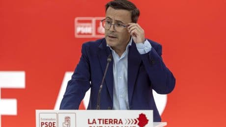 Gallardo renuncia como presidente de la Diputación y ofrece al PP acabar con los aforamientos tras obtenerlo él