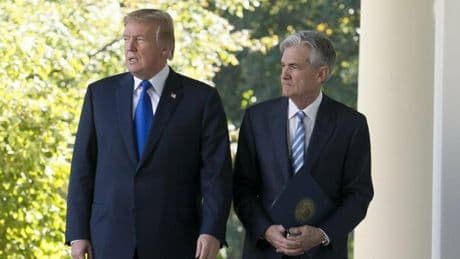 Trump: «Powell sta facendo un lavoro terribile». Ma nega di avere pronta la lettera per licenziarlo