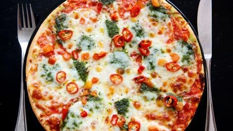 Lörrach: Frau backt Pizza und sperrt sich aus – Feuerwehreinsatz