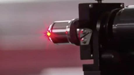 EEUU dispara un láser e 'impacta' con una energía equivalente a 100 veces la generada en toda la Tierra