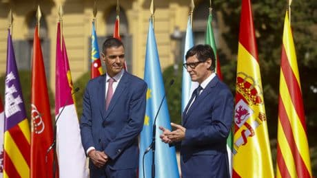 La confrontación política marca el arranque de la conferencia de presidentes en Barcelona
