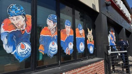 Edmonton Oilers mural painted on downtown pub