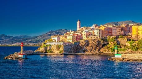 Statut de la Corse : la réforme en préparation divise jusque dans l’île de Beauté