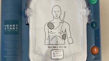 Polizei sucht Besitzer des Defibrillators - Hand aufs Herz, Dieb – woher hast du den?