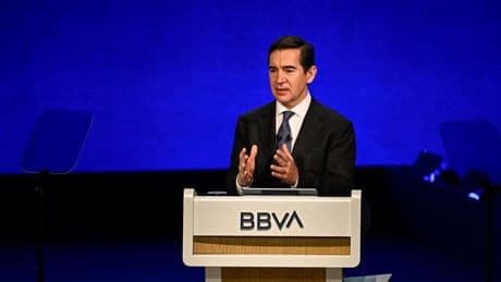 BBVA sostiene que el Gobierno solo puede mantener o suavizar las condiciones de la OPA