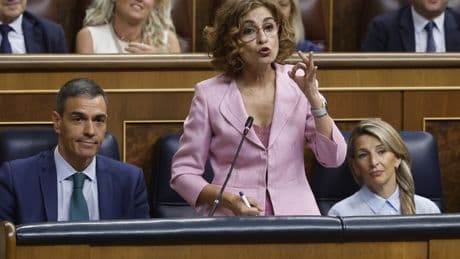 Los ingresos brutos de los hogares crecen un punto menos que en 2024 por la moderación de los salarios y otras rentas
