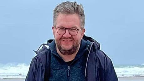 Amputee surgeon admits lying to insurers over removal of his own legs