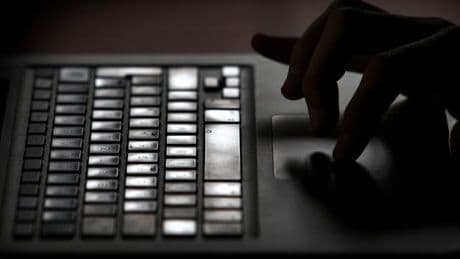 Sicherheitshinweis: Sicherheitsdienste warnen vor Überwachungssoftware