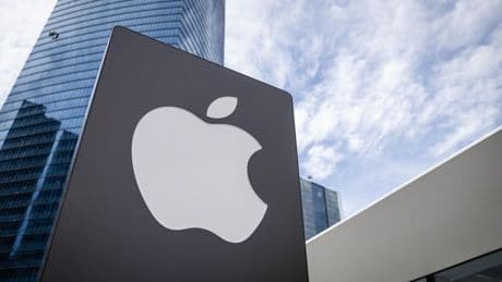 Apple Shares Drop As Trump Threatens 25% Tariff—Sparking Market Selloff