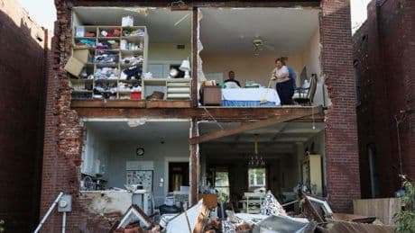 „So etwas habe ich noch nie erlebt“ – 21 Tote bei Stürmen in den USA
