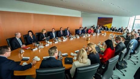 Schulden: Bund will Bremen und Saarland Investitionen erleichtern