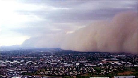 Una gigantesca tormenta de polvo cubre Phoenix