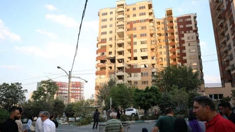 Advies aan Nederlanders in Iran: laat familie weten hoe het gaat