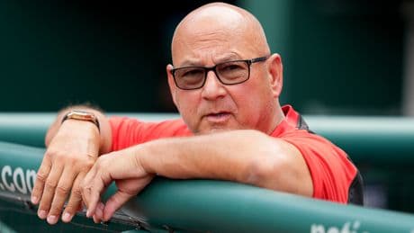 Reds’ Terry Francona brutally trolls Rays’ Kevin Cash with lowlight video on scoreboard
