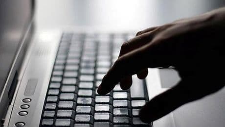 İngiltere'de yeni önlemler: Porno sitelerinde trafik dibe vurdu