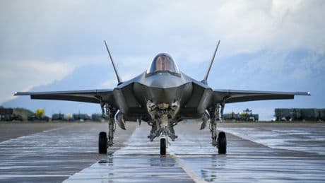 El F-35 no solo cuesta una fortuna, tiene un botón que a España no le gusta. Así que le ha dicho a EEUU que no los quiere