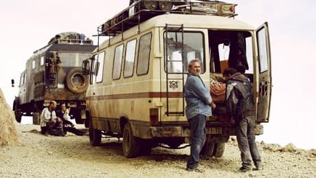 ‘Sirat’, la nueva película de Oliver Laxe, estrena su tráiler y cartel en elDiario.es antes de viajar al Festival de Cannes