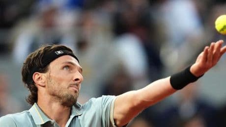 En direct | Roland-Garros 2025 : Arthur Rinderknech bataille face à Jannik Sinner, Richard Gasquet et Arthur Fils qualifiés, Caroline Garcia éliminée
