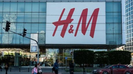 Modehändler: Gründerfamilie erhöht Anteile – Wird H&M heimlich privatisiert?