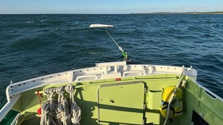 Seenotrettung vor Travemünde - Gekenterte Segler aus der Ostsee gefischt